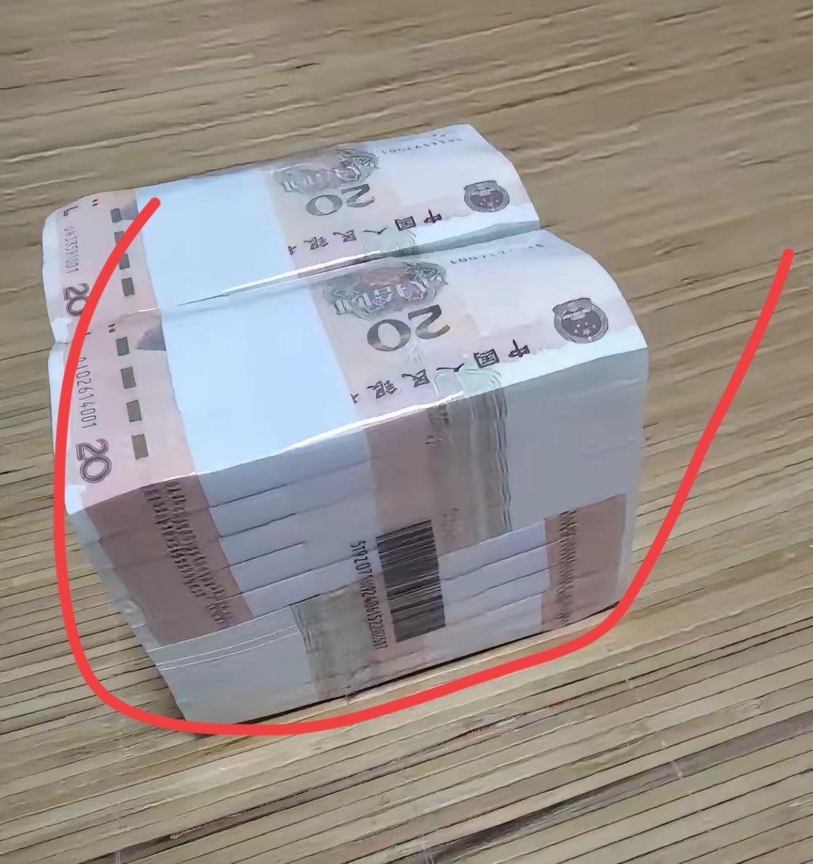 开春时女闺蜜借我8万，说半年就还，眼瞅着国庆到了还款日，她果然找上门来。可掏出的