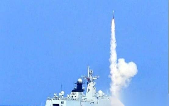 老有人问，咱们的055大驱，上百个导弹坑，要是真打起来，一口气全打光了怎么办？