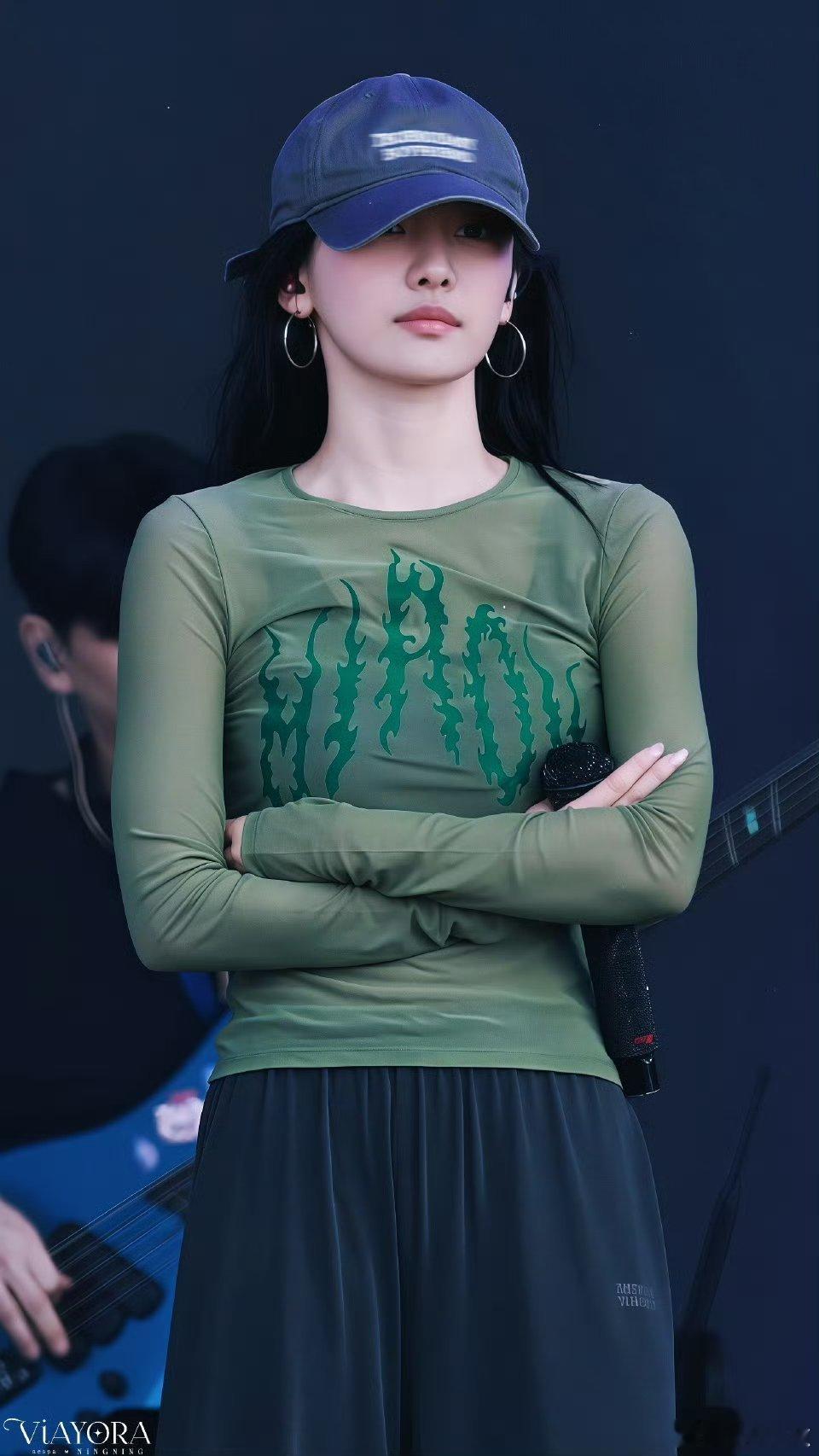 宁艺卓摩洛哥音乐节彩排宁艺卓摩洛哥彩排也太蛊了！随便一个眼神都能鲨我，私服造型