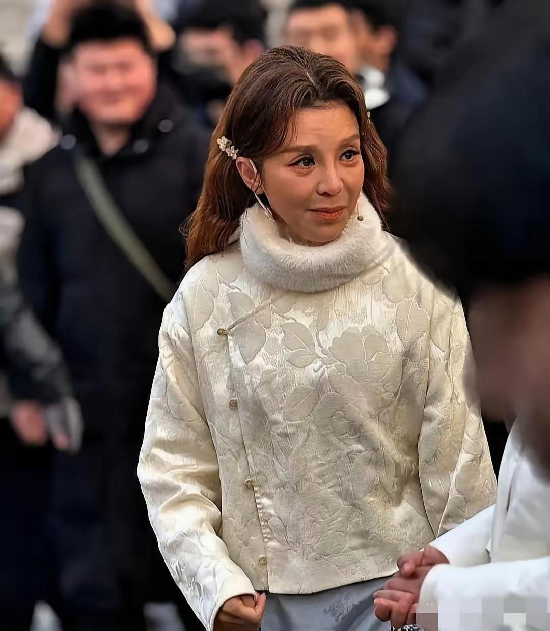 大唐不夜城偶遇朱迅。卸下妆，都是普通人。