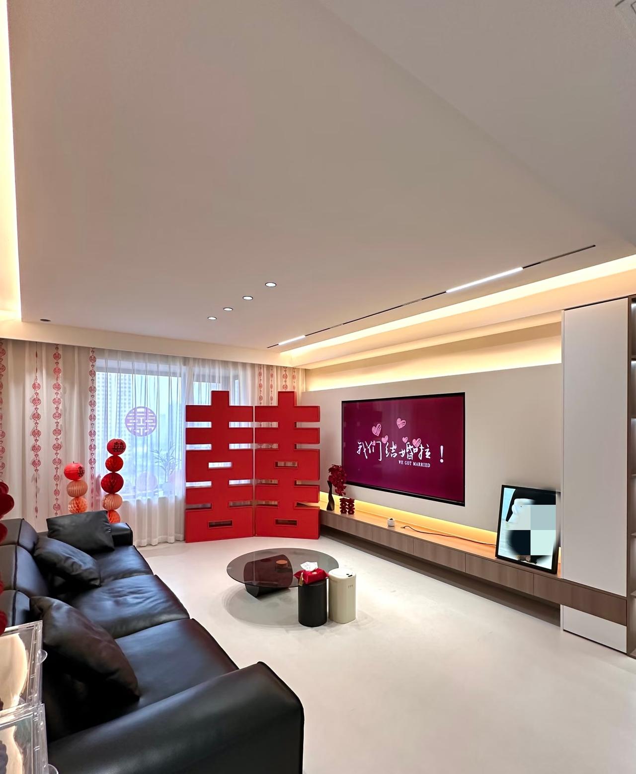 高中同学一直没买房，跟父母住在一起，媳妇嫌弃他，跟婆媳关系也不好，媳妇跟一