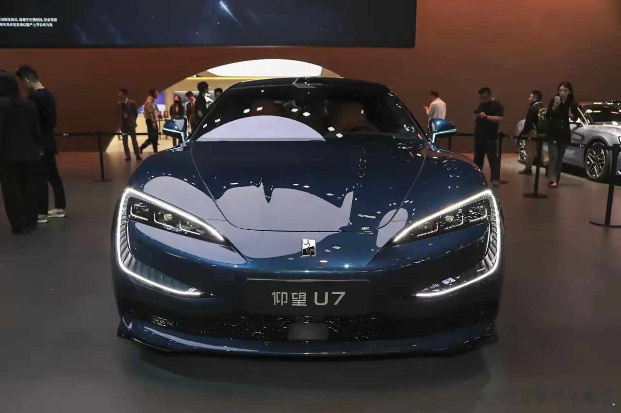 仰望U7太好看了，如果价格能调到15万，我肯定得买一辆炫一下。