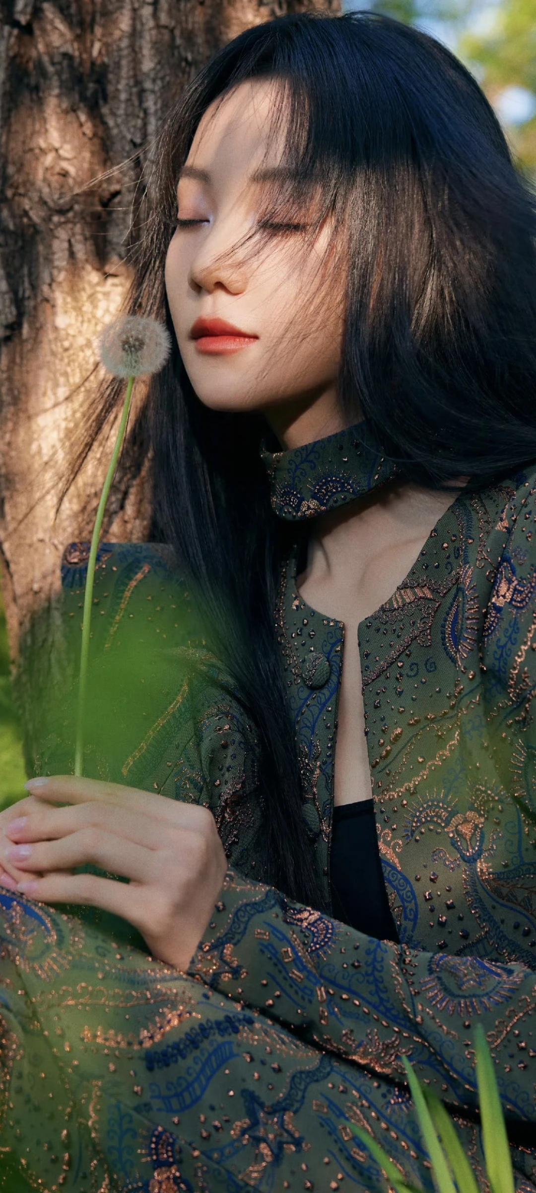 胡意旋写真壁纸～慵懒又高级。