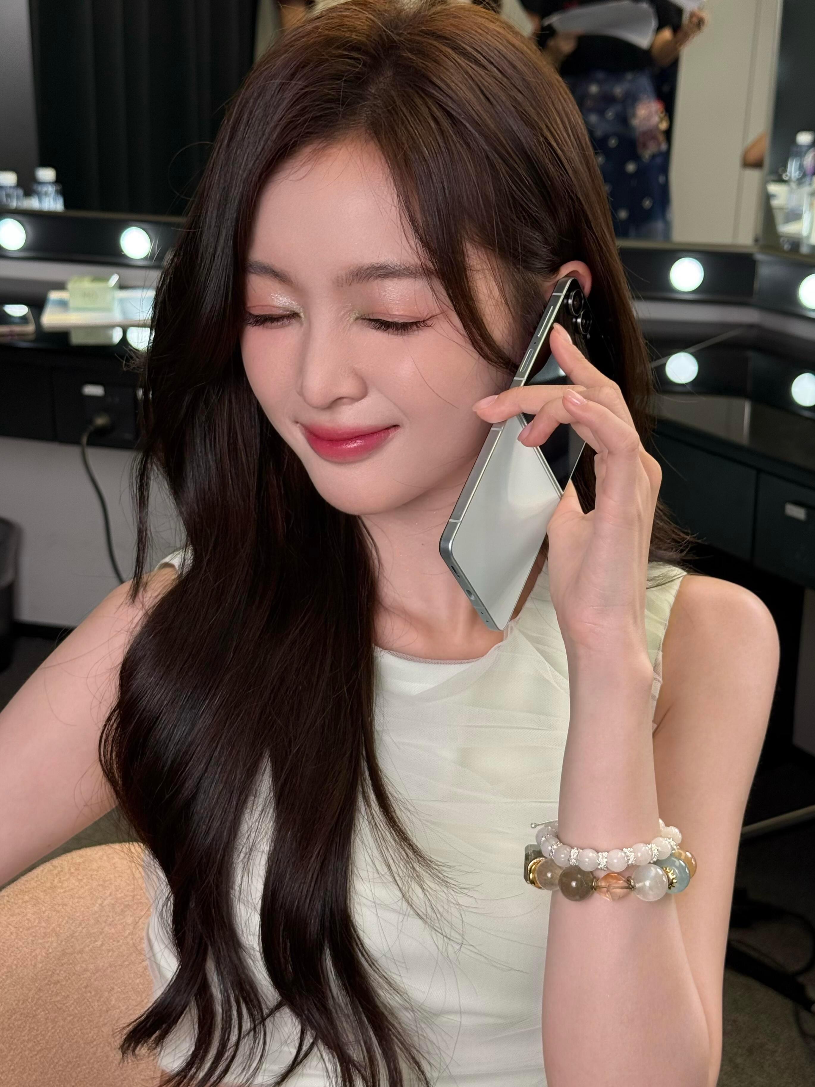 吴宣仪wxy吴宣仪演唱会化妆师发的吴选美图存一个​​​