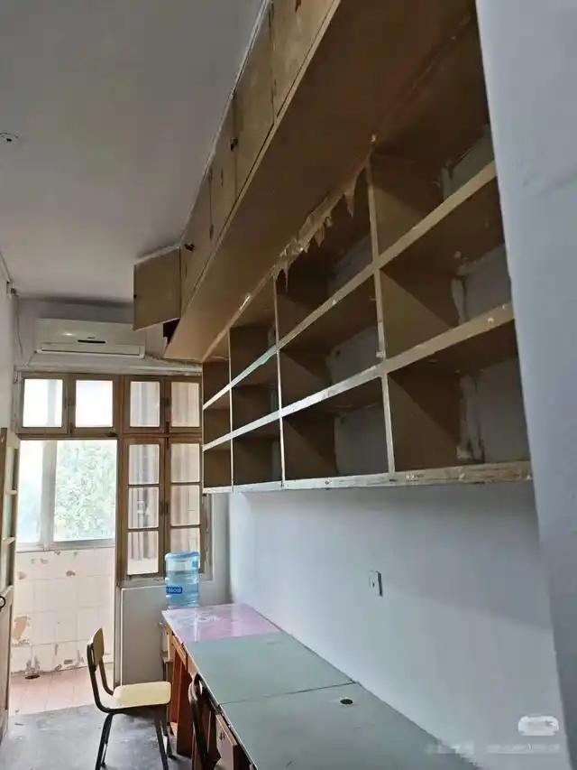 江苏各大学2025届新生报名基本在上一个周末完成了，全网都知道江苏的高等教育水平