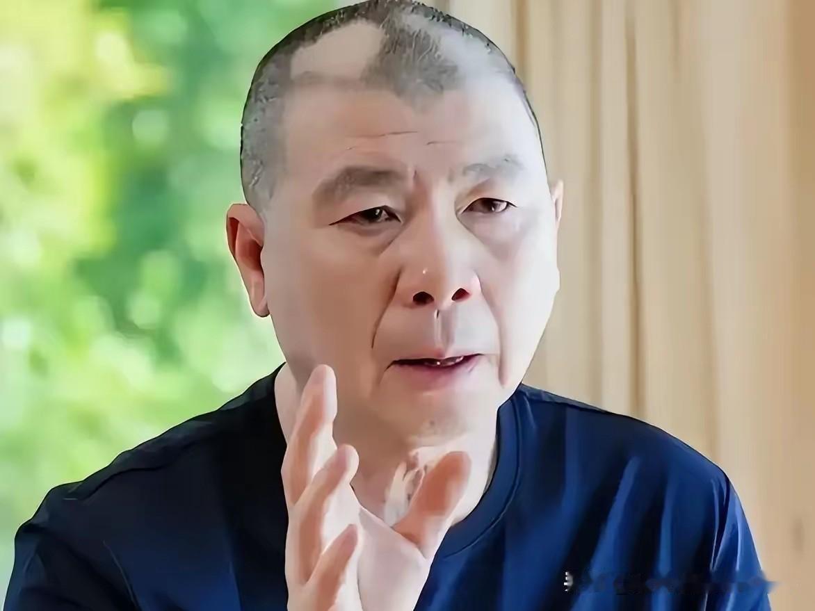 如何一句话评价冯小刚冯小刚是一位很有才华的导演,虽然巜抓特务》的电影票房不太好，