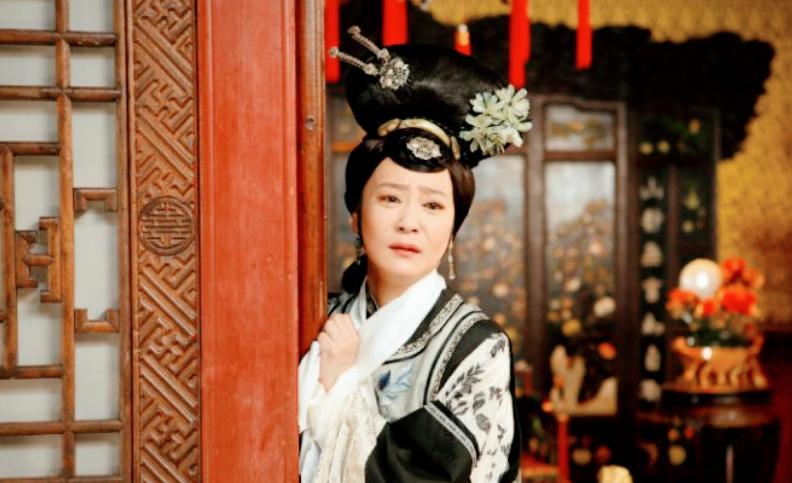 44岁登基的雍正，面对母亲乌雅氏的冷淡回应：“你当皇帝，与我何干？”这句尖锐