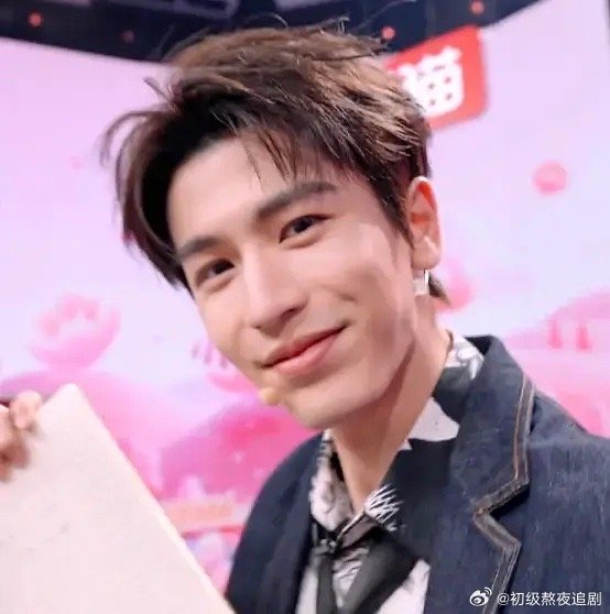 哪个才是真实的张凌赫