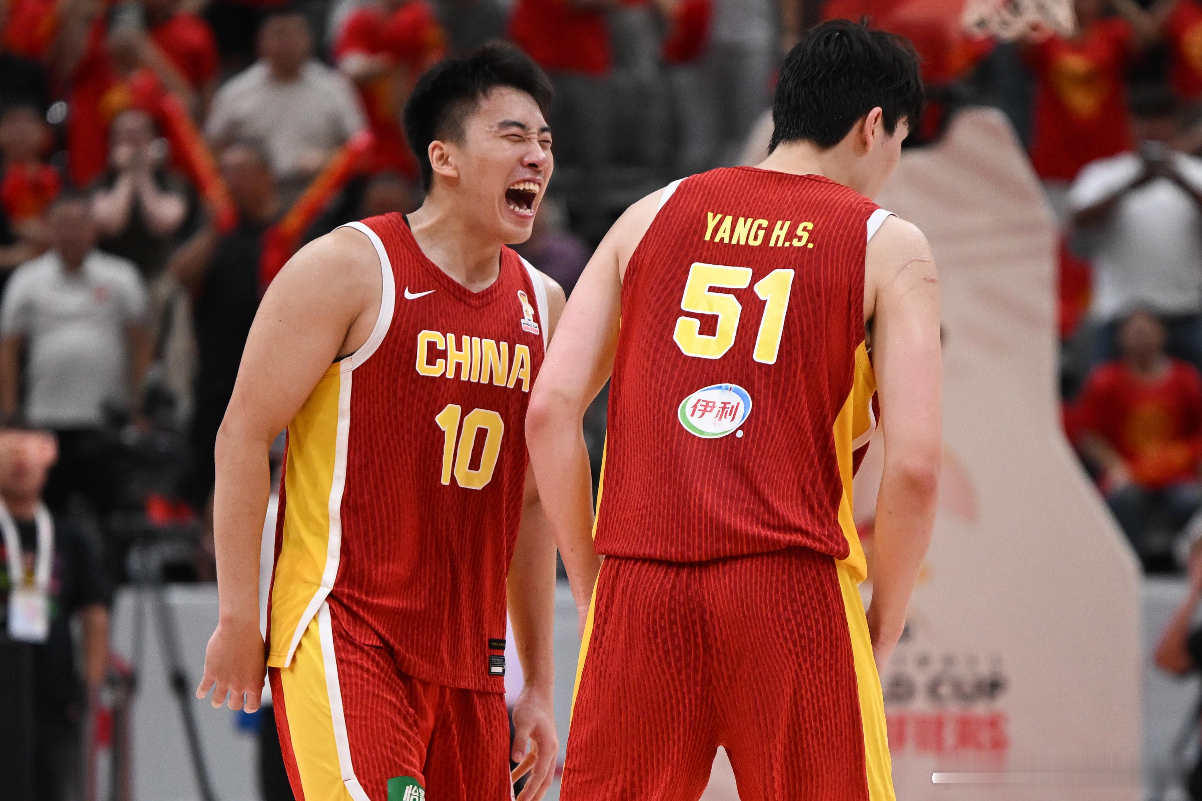王俊杰喊杨瀚森大爹中国男篮：天时地利人和诸暨！Hansen大爹