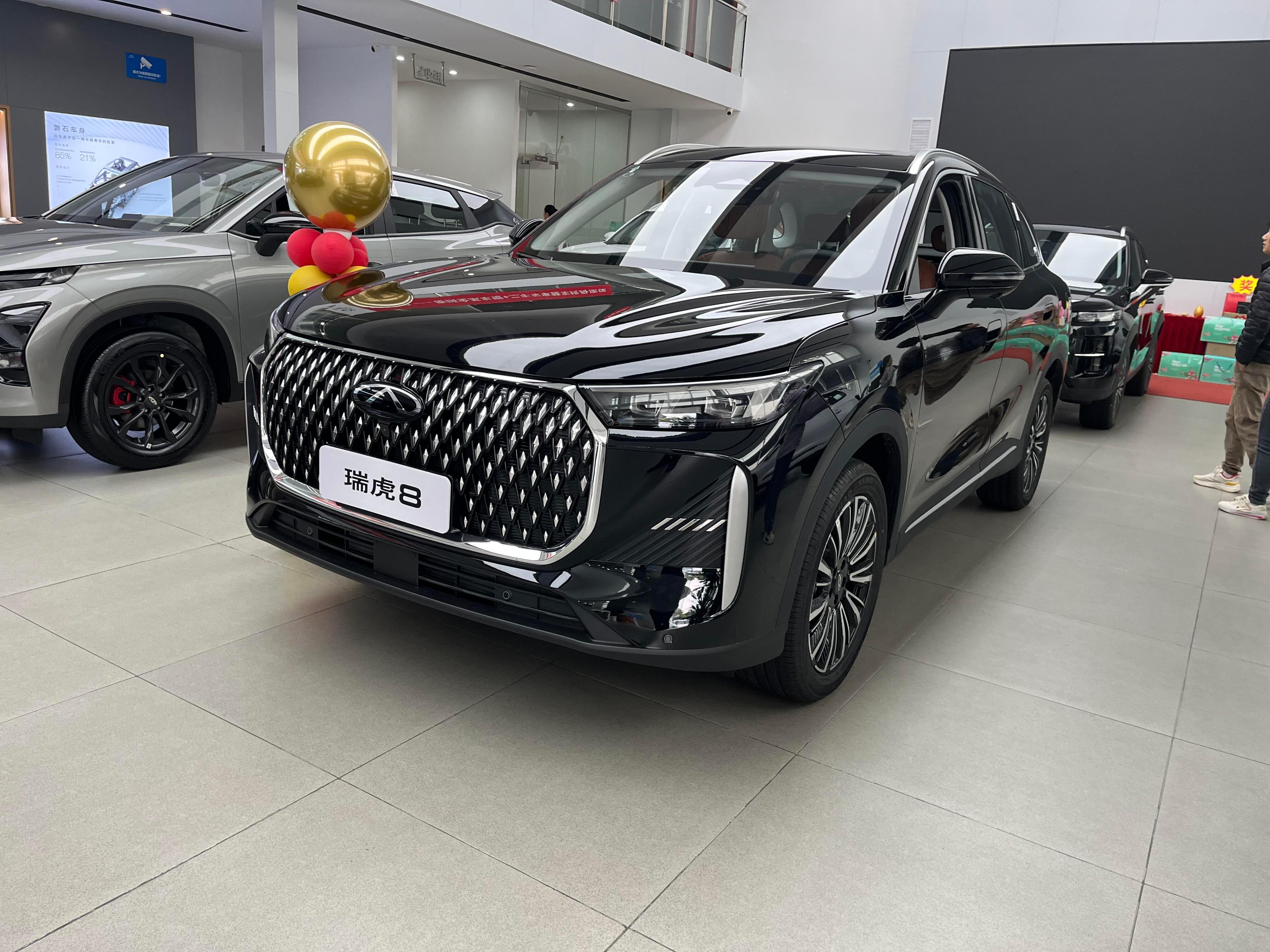 新瑞虎8的1.6T发动机劲儿真足，超车有底气。关键油耗还不高，家用图的就是个省心