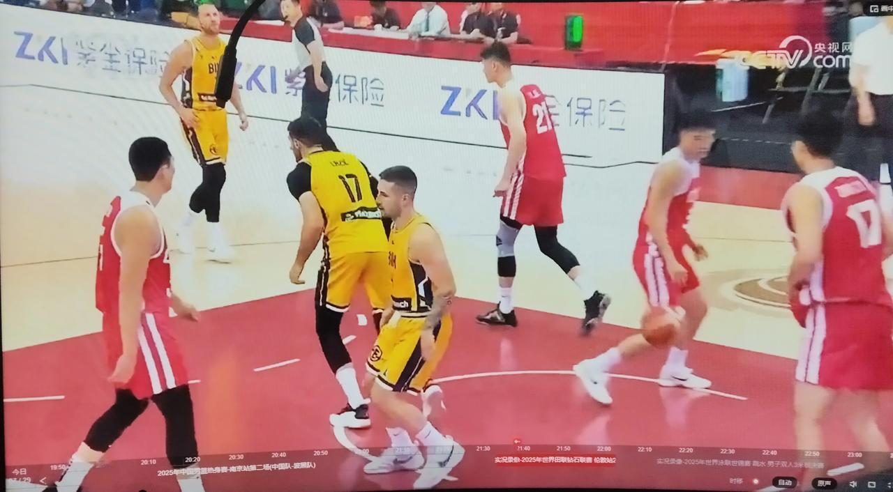 中国男篮8月5号要参加亚洲杯的比赛，但有记者采访黎巴嫩的球员阿拉基，阿拉基对与中