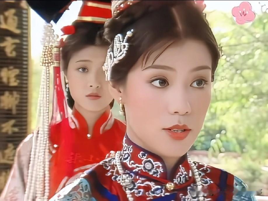 才发现翁美玲早年这个扮相也太适配小燕子了吧！灵动劲儿直接拉满，难怪说她才是小燕子