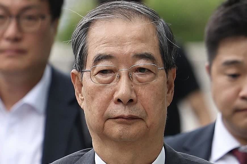 27日下午1时30分起，韩国首尔中央地方法院郑宰旭部长法官对前总理韩德洙进行逮捕