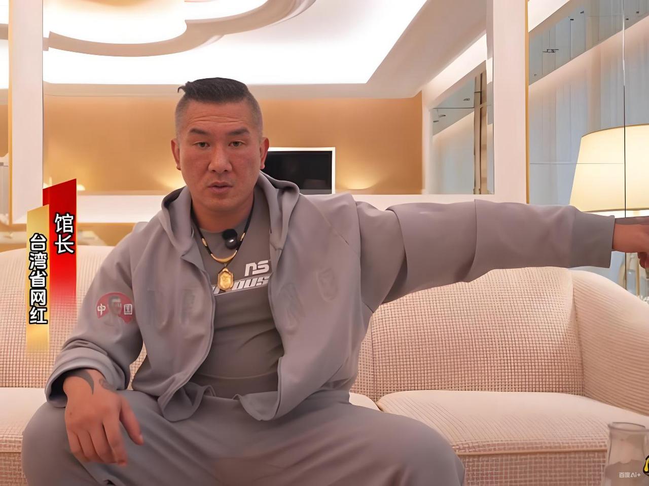 馆长遭毁灭式爆料？绿营媒体故意带风向毁人设，詹江村发文相挺：爆馆长料的人会吐血，