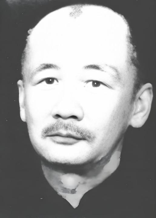 一九三一年九月十八日深夜，沈阳城里的枪炮声一阵紧过一阵，电话铃跟着响个不停。辽宁