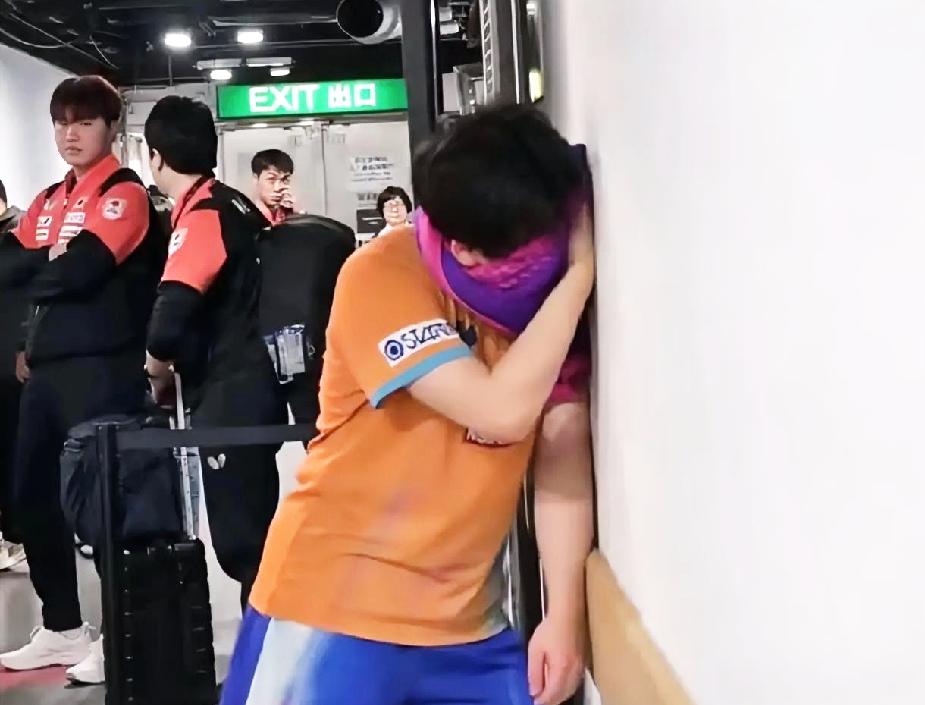 继张本之后，松岛也被王楚钦打到靠墙痛哭，没事多跟王楚钦打打就习惯了。WT