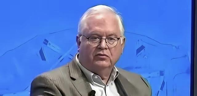 研究中国20多年、还在五角大楼待过的美国专家卡尔弗，最近说的话让美国政界炸了——