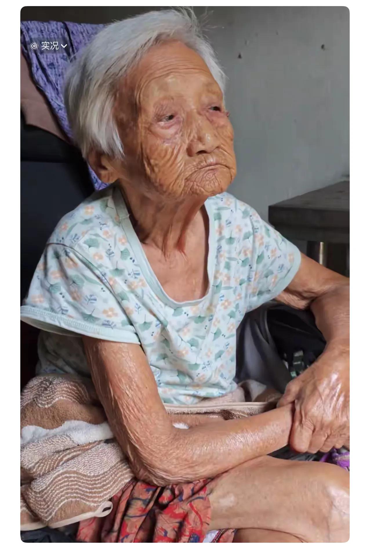 我奶奶就是这样，熬走了我爸。现在亲戚没人肯接，我直接送养老院。奶奶今年92