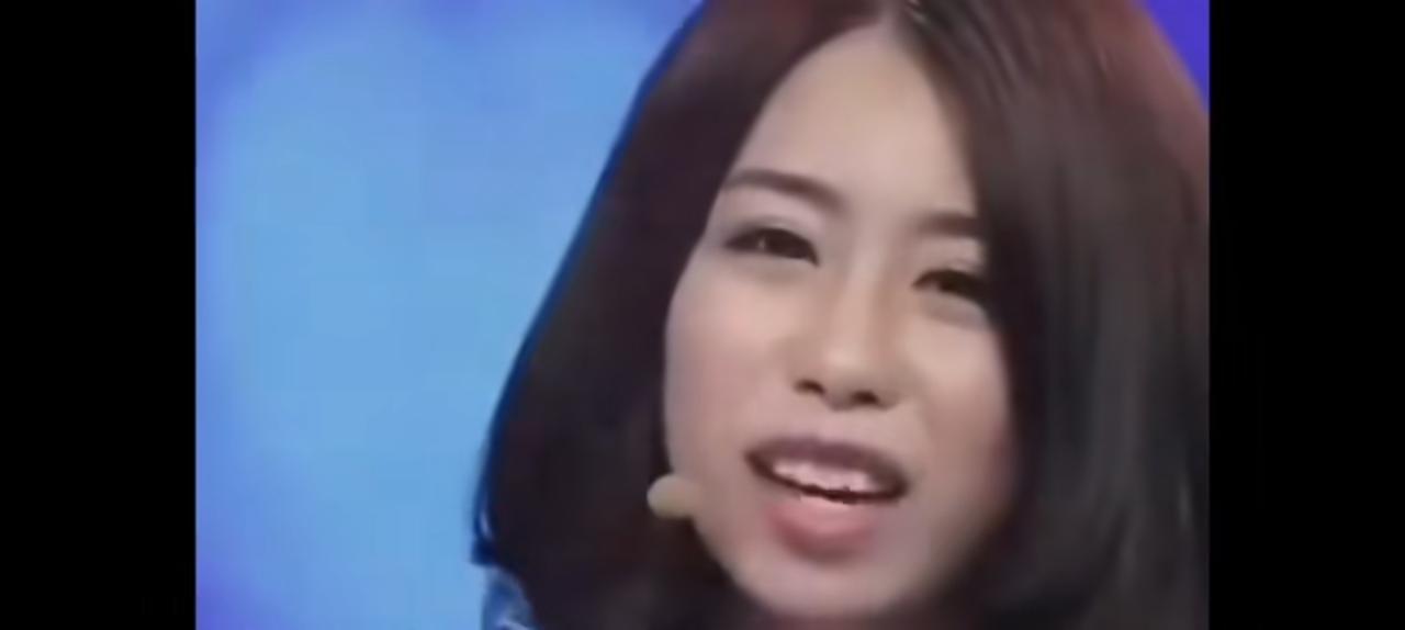 女孩抱怨男友花心，为此闹上节目痛诉。男友解释，他是偶然碰上了另一个女孩，无奈
