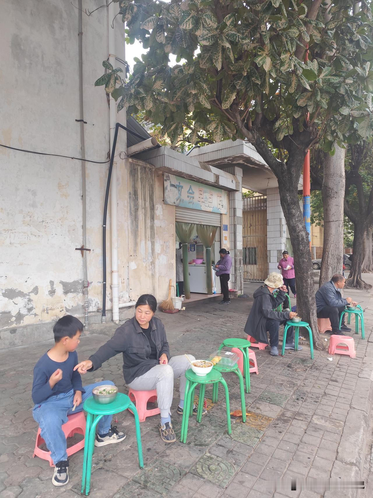 元江5块钱一碗的米线全是本地人自驾游第529天（2026.1.17），元江窝冬