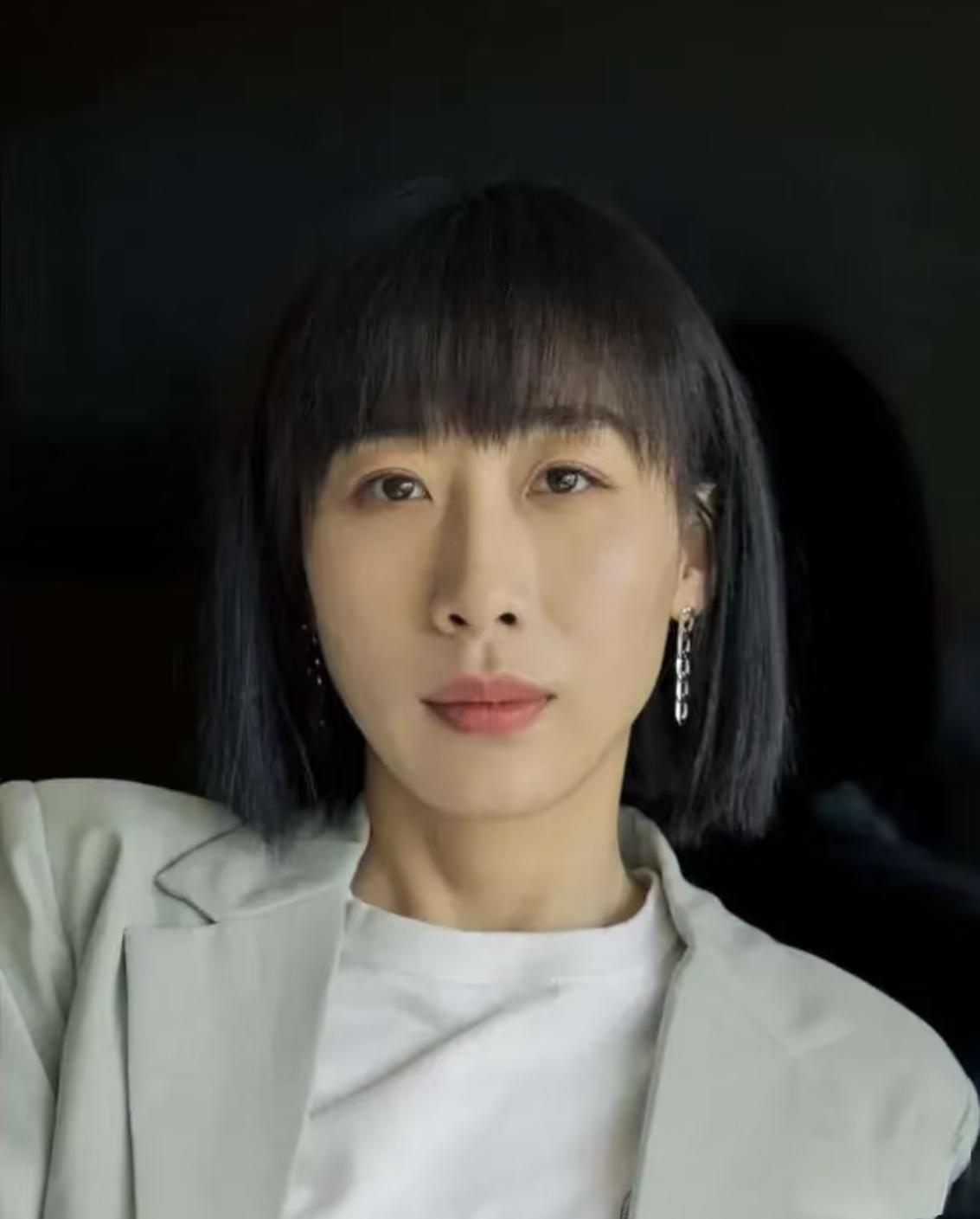 大家有没有发现，任素汐拍戏有一个动不了的玄学？就是她演戏都不像演的，非常