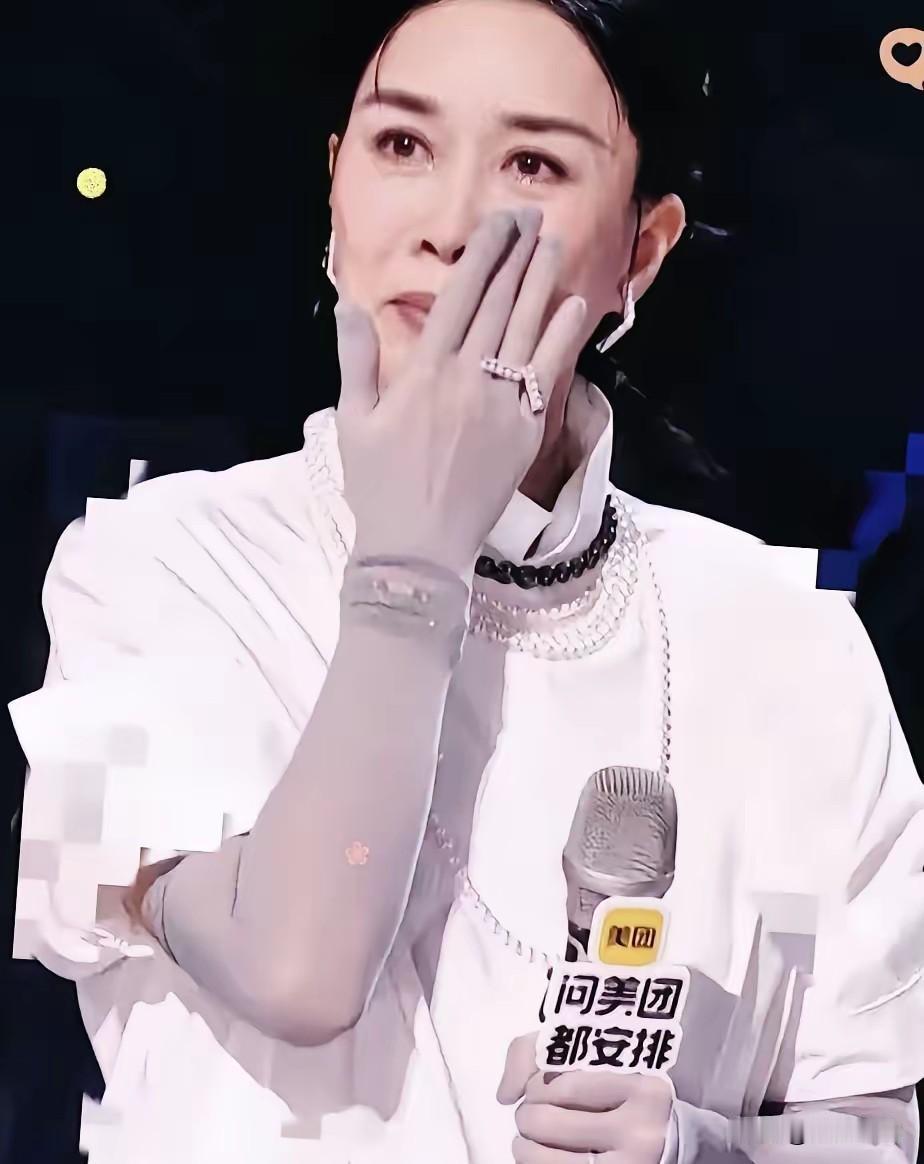 那英再次轰动娱乐圈，这次不是因为感情生活，而是因为58岁的那英，官宣了要开巡