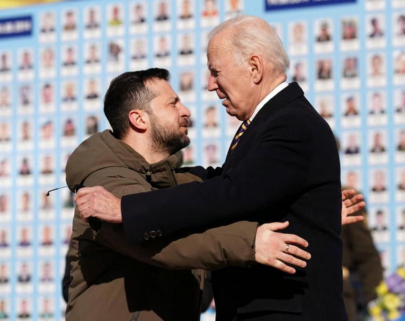 泽连斯基又碰到难以过去的坎了，特朗普最近表示，美国对乌克兰3500亿美元的援助不