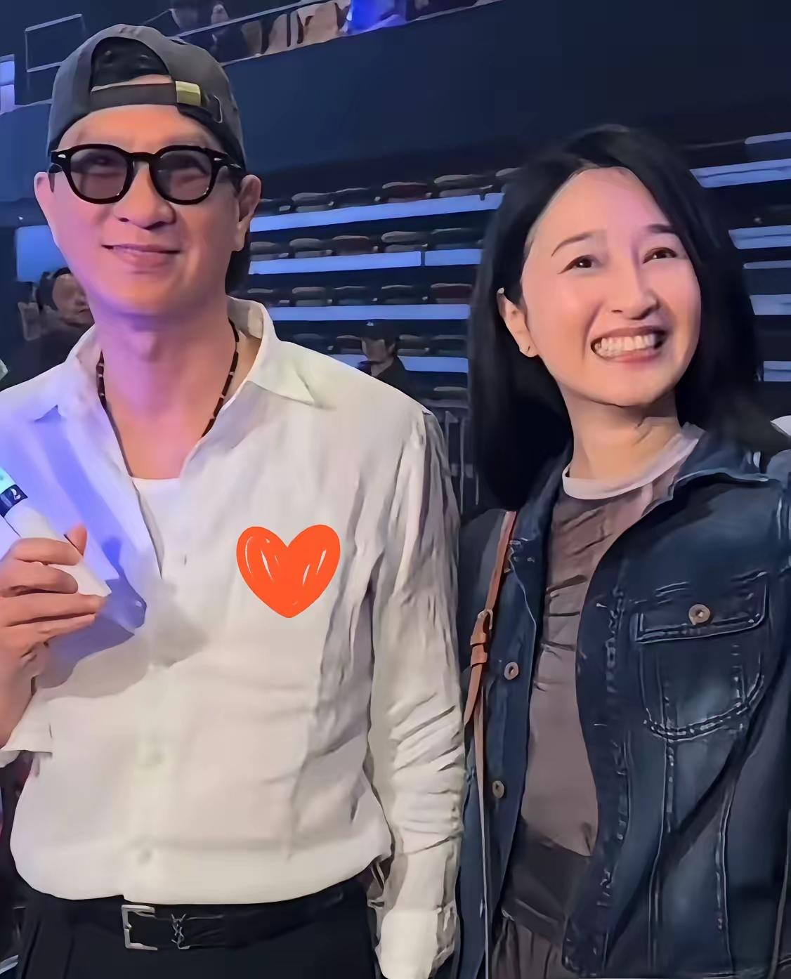 关咏荷可以放心了，张家辉基本上跑不了了！看两人的状态就知道，张家辉比不上关咏荷，