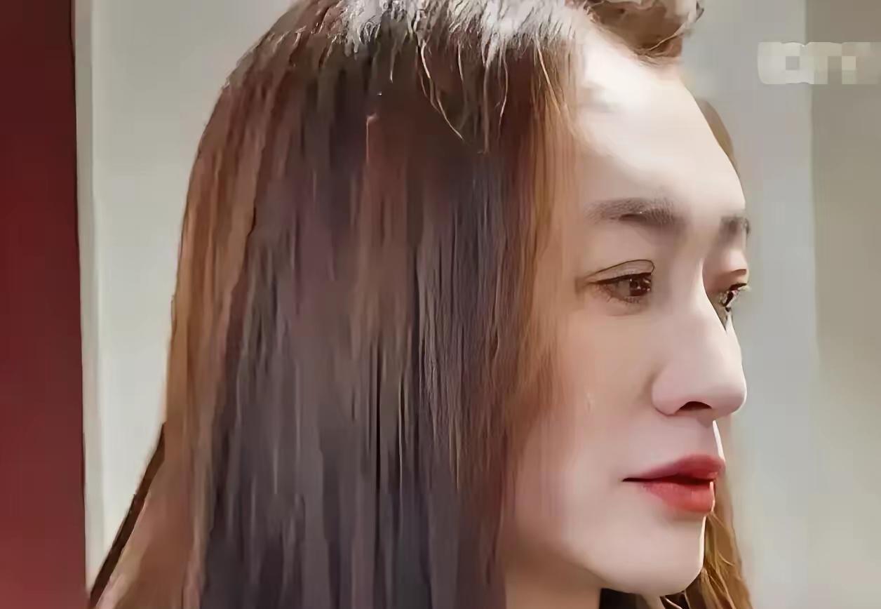为什么肤白貌美的李小冉火不起来原因很简单她哪哪都好，但是有一个很致命的缺点要