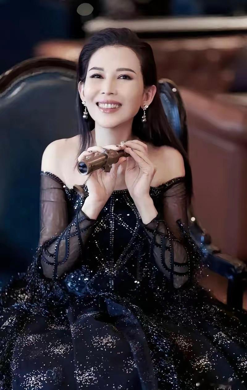 蔡少芬说，想想我跟张晋谈恋爱，到第五年的时候，他还不想跟我结婚，我就对他说，你再