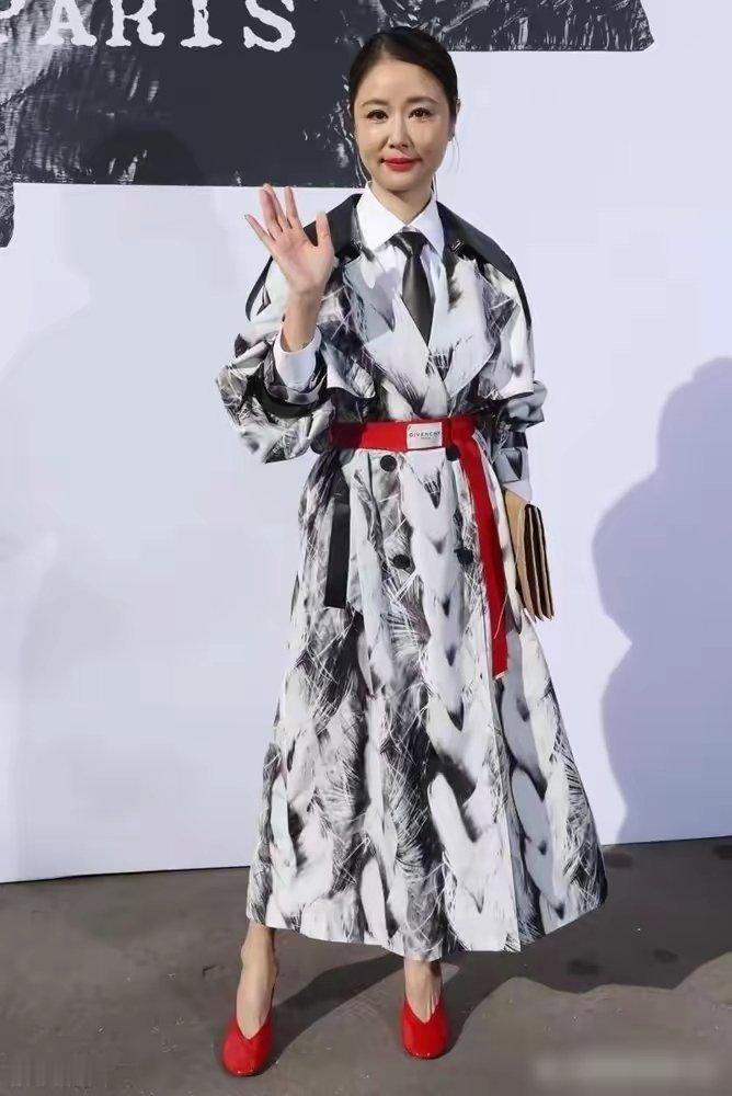 林心如这是要整哪样啊，乍一看还以为是张少华​​​