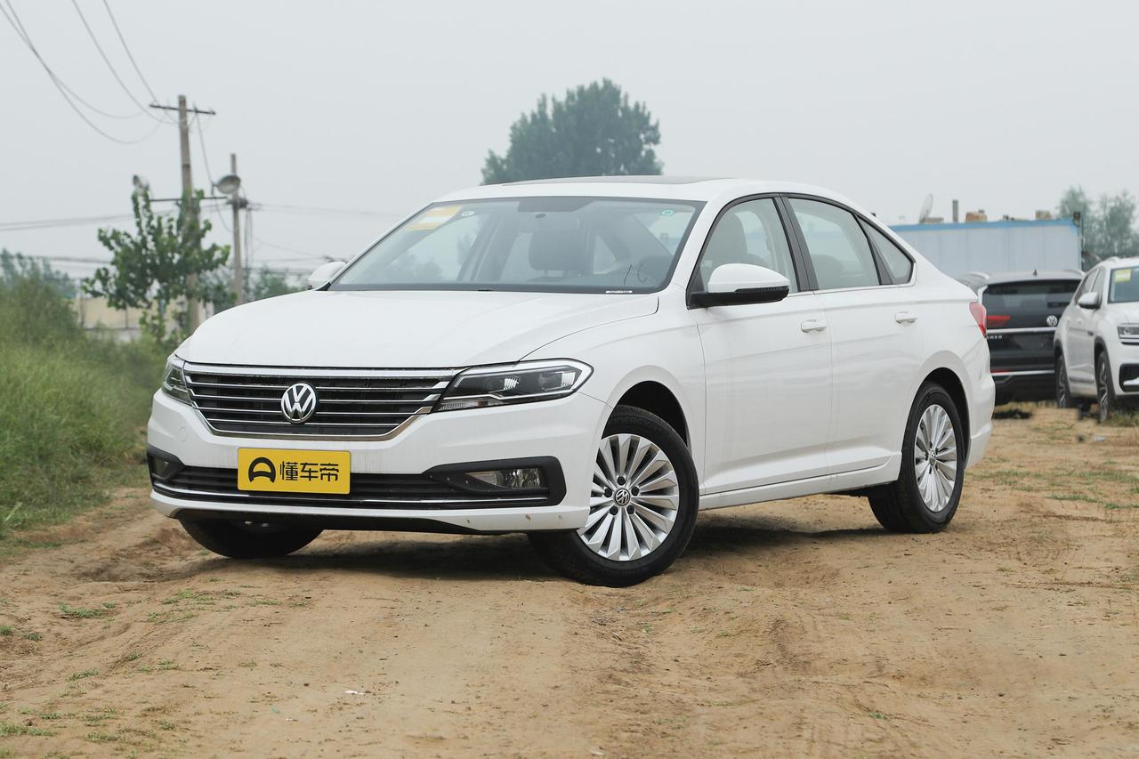 如果你经常看到一些车贩子发便宜车的消息，20年的比亚迪秦8000开回家、21年的