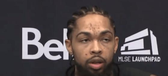 英格拉姆在新的球队表现的非常出色，而且主教练对于他有绝对的信任，接受采访时，英格