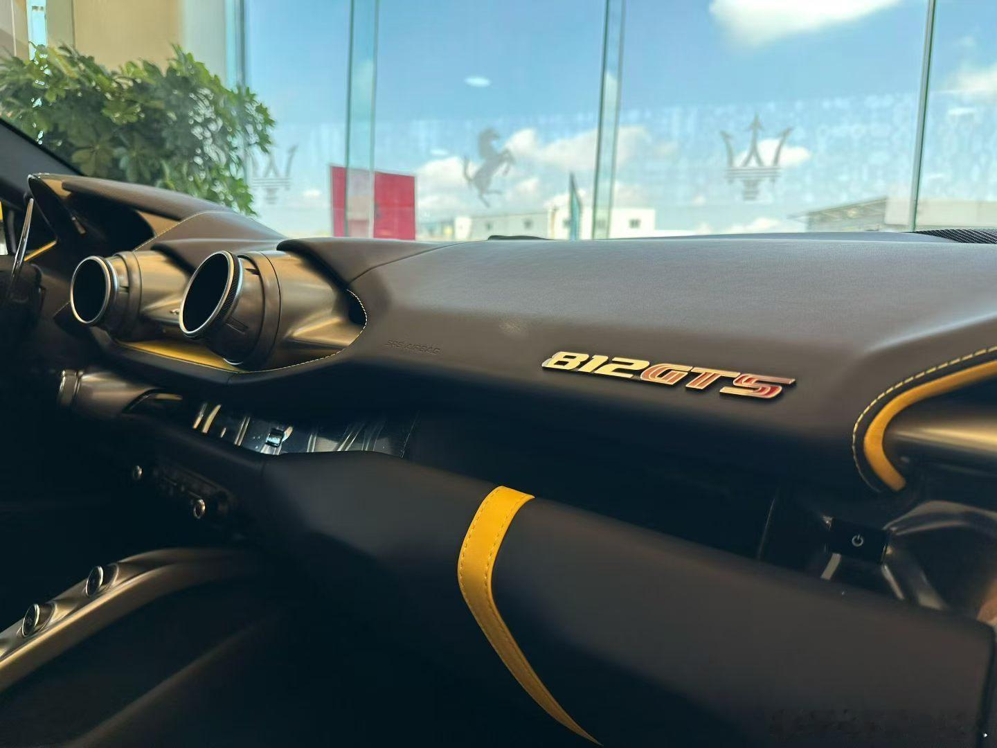 法拉利812GTS，不一样的配色与配置