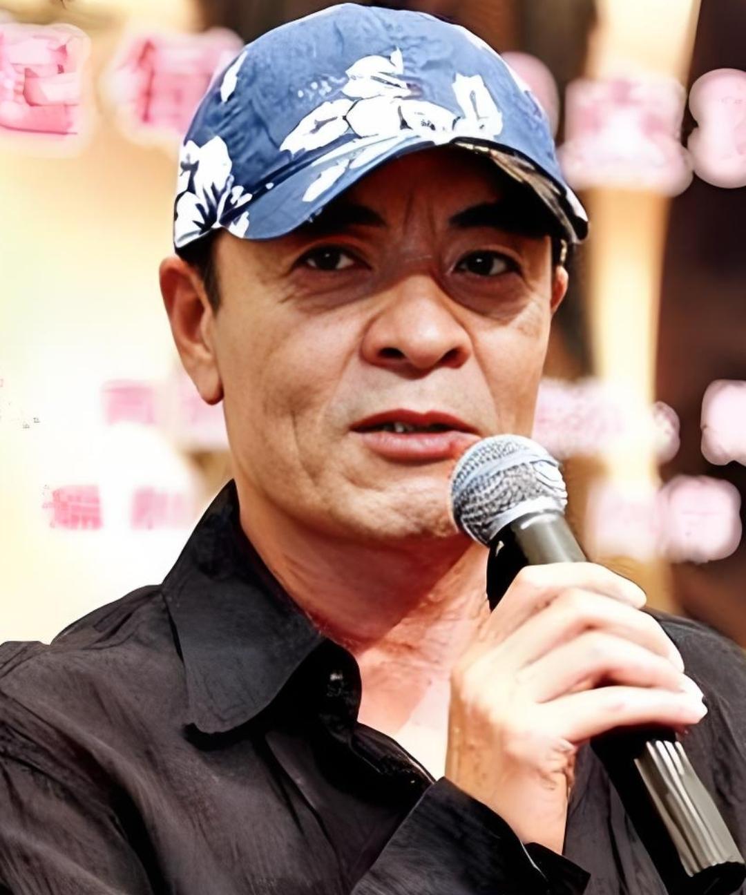 2021年，刘威透露，当年自己跟张丰毅借钱，写了一张借条，张丰毅回家就将借条给老