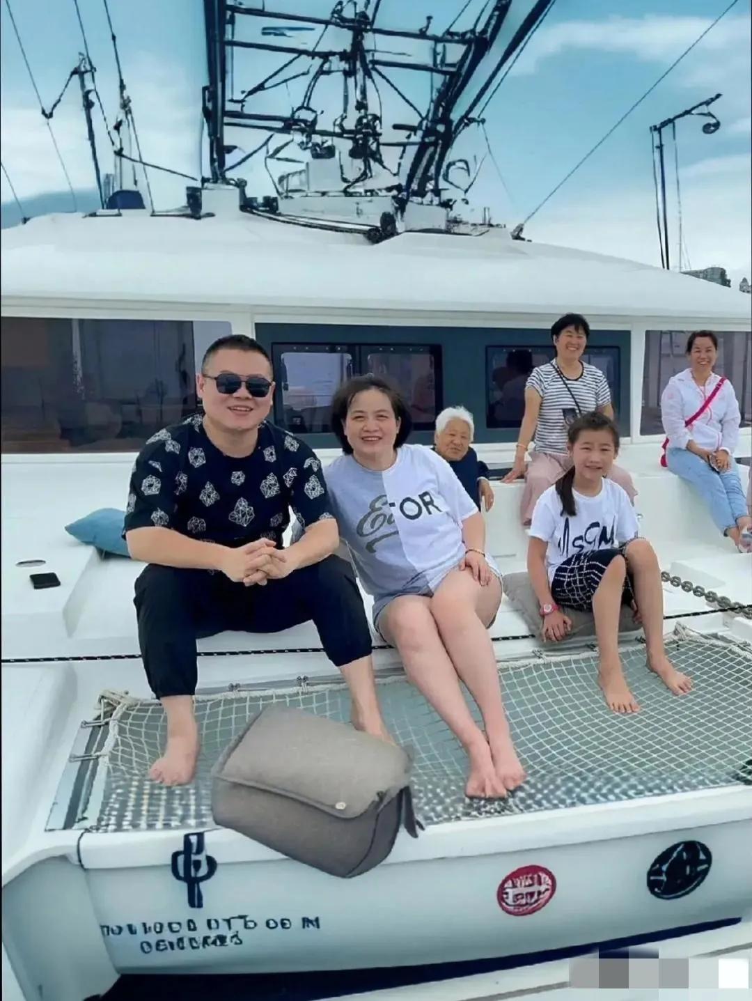 哇塞，岳云鹏太厉害了，这是有了自己的游艇了吧？
