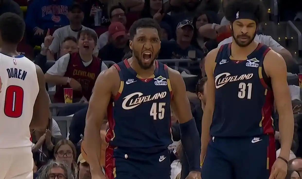 骑士23比0疯狂攻击波一场NBA季后赛，6分钟，23比0。半场结束，骑士还落