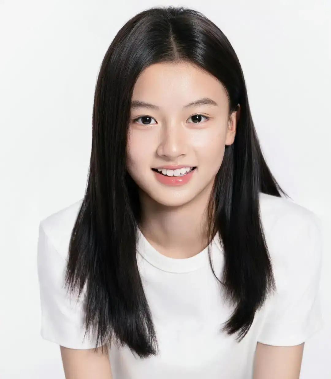 七七拒了于正的新剧，转头扎进陈思诚的电影组。消息一出，热搜直接挂上尾巴。听说