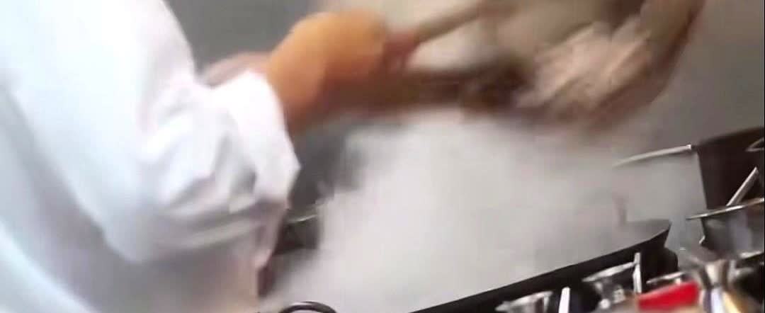 70岁还能打冰球，普京的早餐只有三样不碰伏特加，却爱中国绿茶，这反差够狠