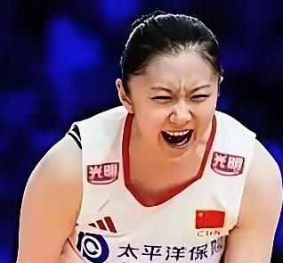 陈厚羽作为国内联赛最佳副攻，能入选中国女排肯定是有一定实力的，但是，在国家队无论