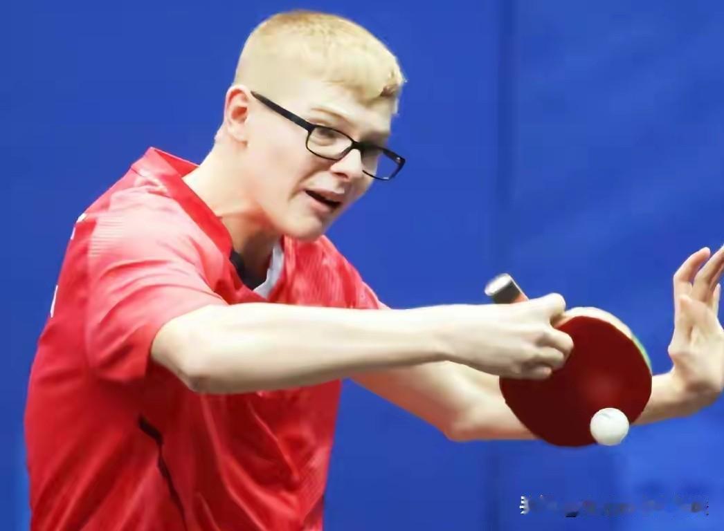 一场4/3，张本智和战胜苦主，打进男单四强，半决赛将再次挑战国乒[玫瑰]WT