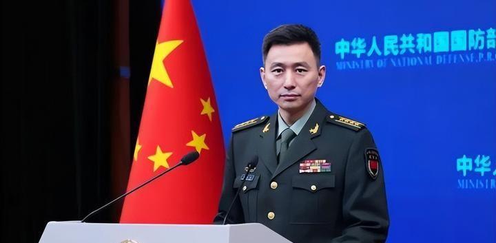 6月9日，东海的浪头正急，钓鱼岛海域却发生了一件挺荒诞的事。当天，中国海事执