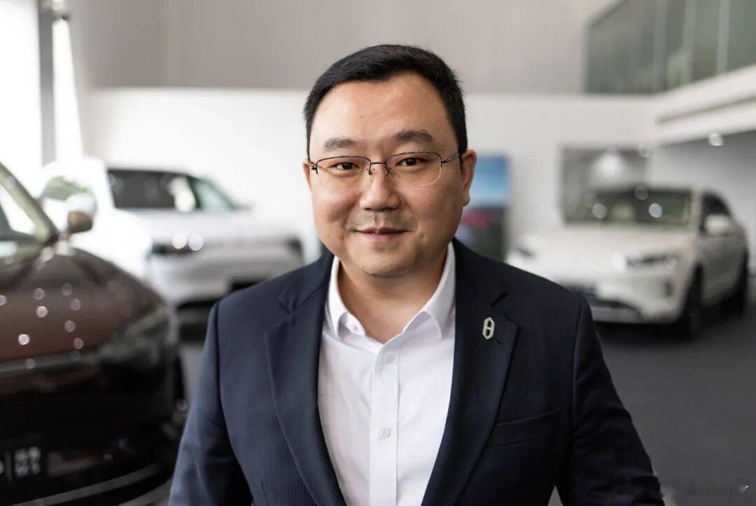张正萍接任赛力斯汽车董事长6月9日，赛力斯汽车有限公司发生工商变更，张兴海卸任董