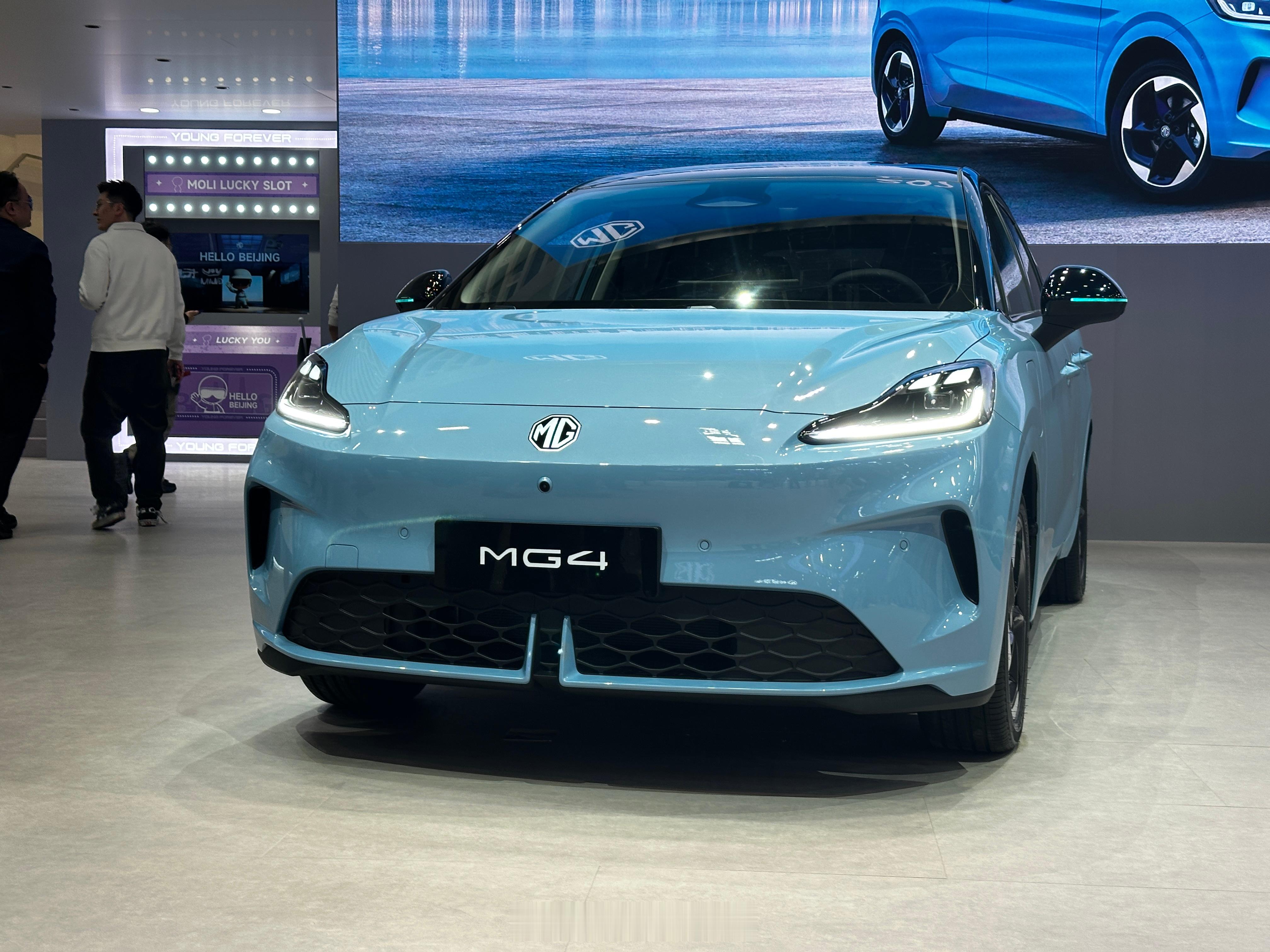 MG4自从上市以来热度就很高，月销过万，这下26款不仅价格没涨，还增加了配置，新