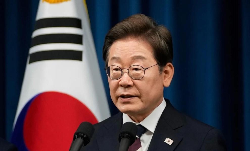 来自韩国消息据韩国媒体3日报道，针对中日目前的局势，韩国总统李在明在记者会上表