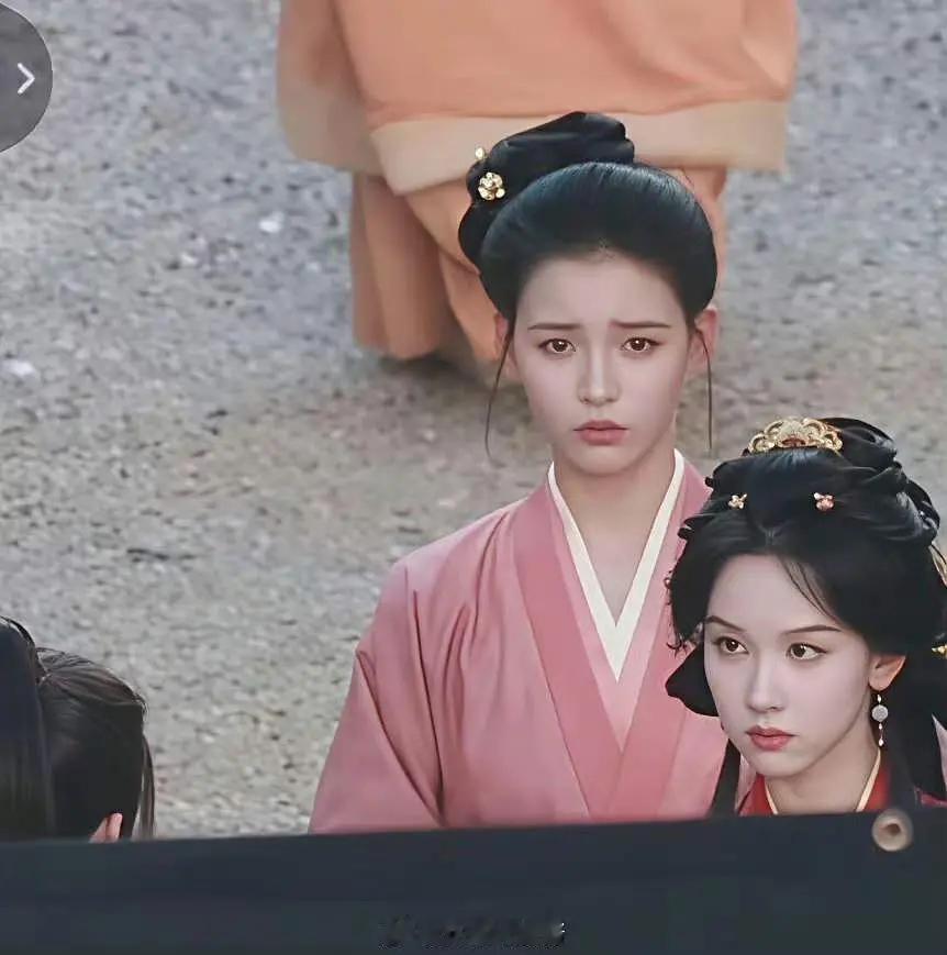 陈都灵这是被婢女艳压了吗