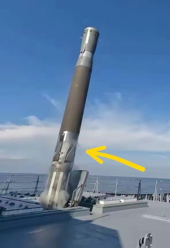 一枚“锆石”高超音速导弹被乌军拦截，残骸被缴获！在2026年5月14日，乌克兰军