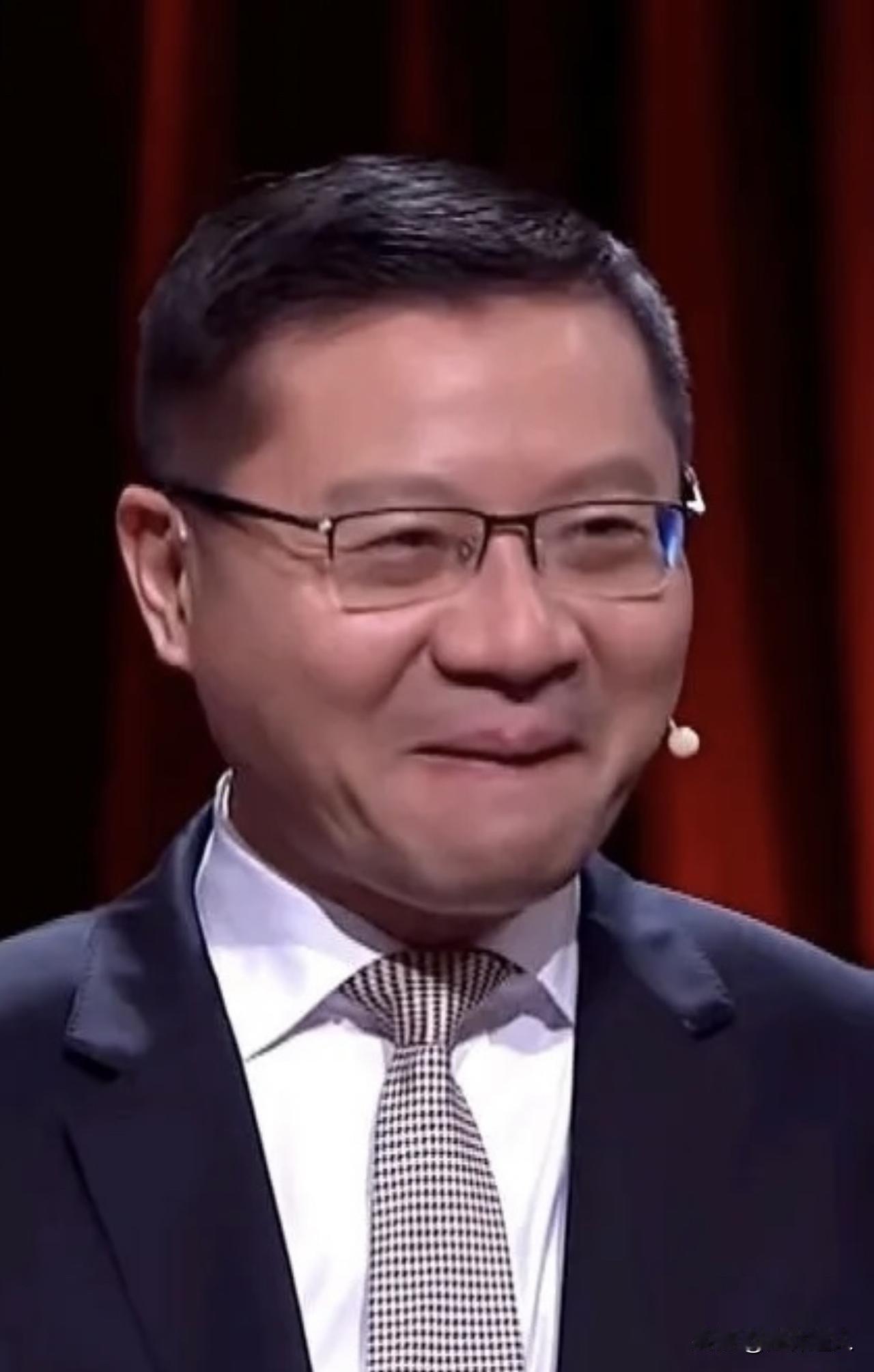 我一直搞不懂：这些公知为什么都待在中国？他们享受社会主义国家的各种福利，包括