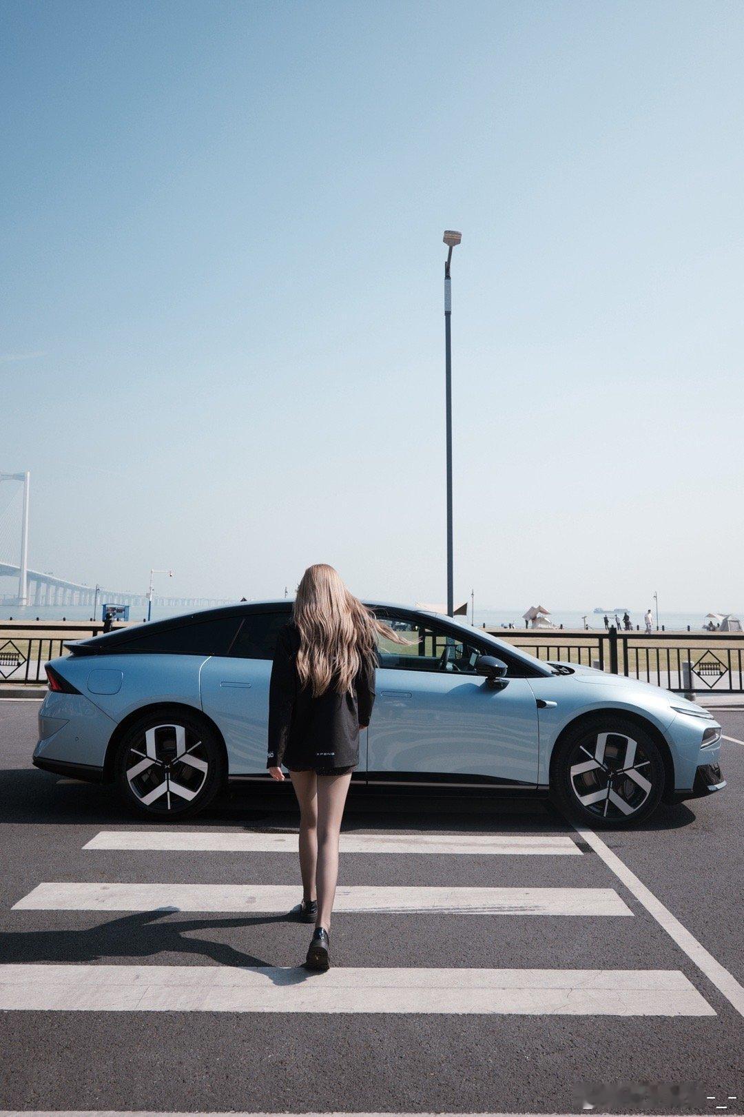 半个月了，终于回家了哈哈。小鹏p7➕超级增程收尾今年的工作欧尼茜茜小鹏p7+