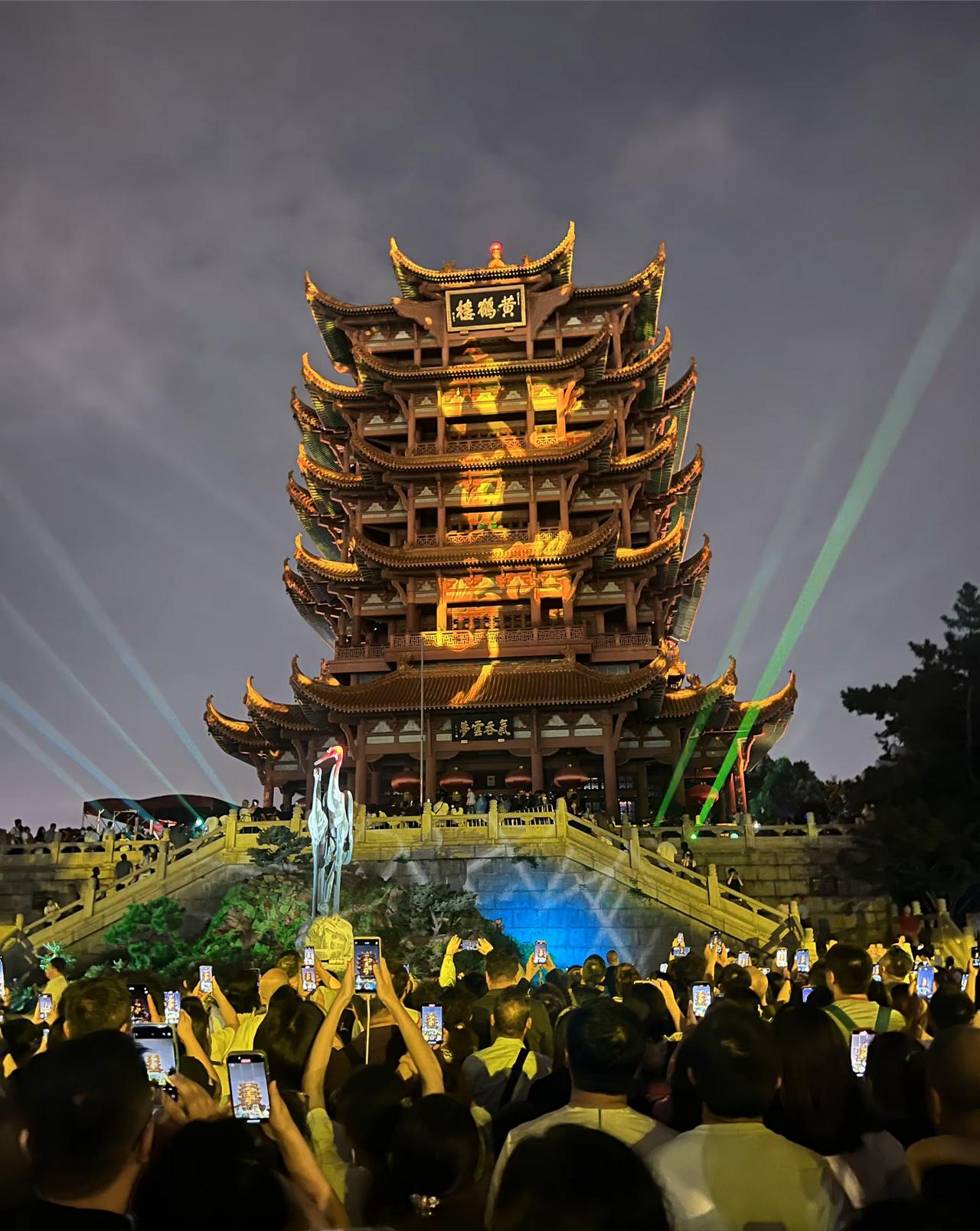 武汉近五年中考人数：2022年：约7.9万人2023年：约8.56万人